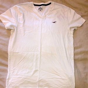 Must-Have collection Hollister V-neck T-Shirt.